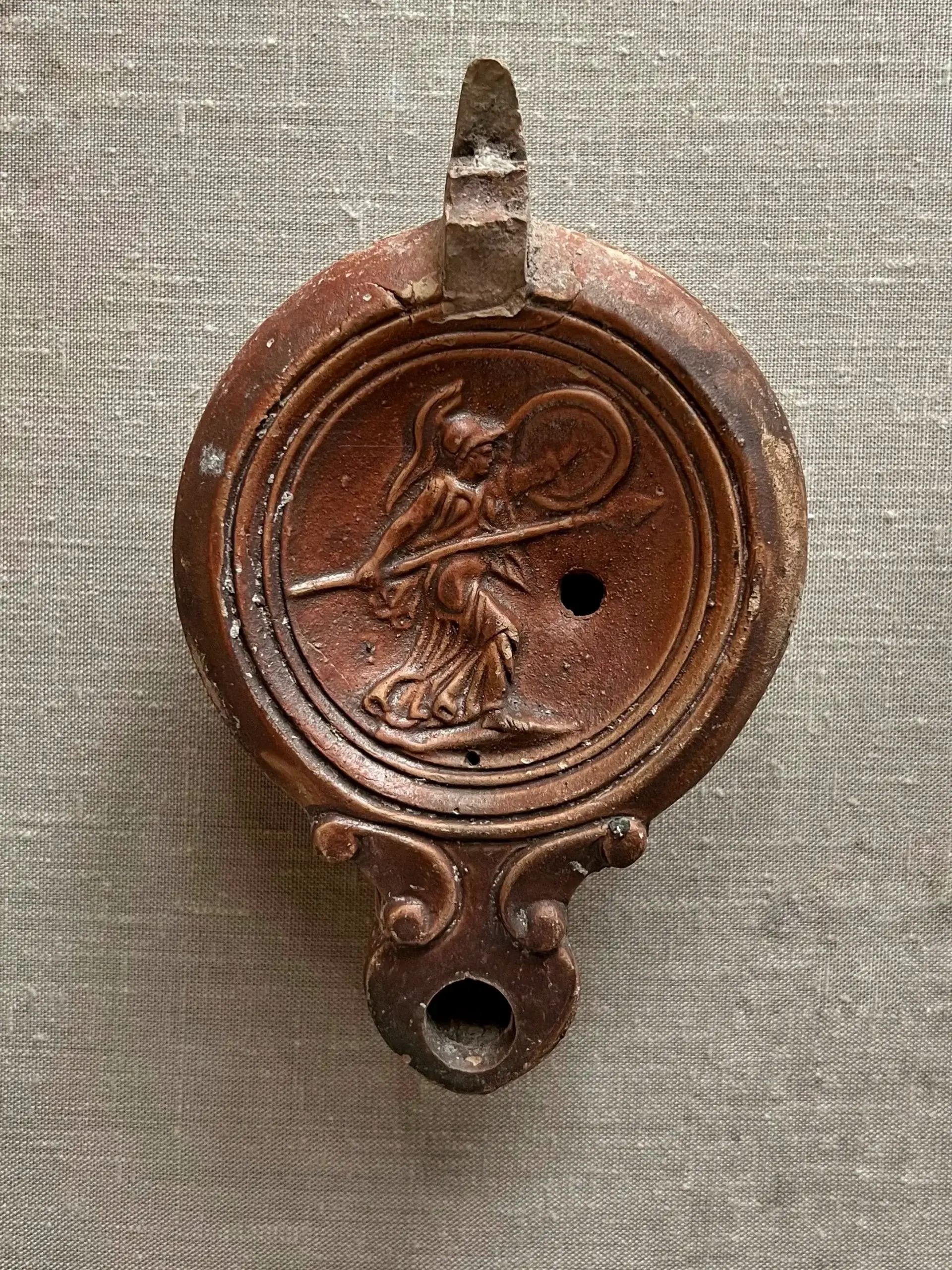 Öllämpchen mit der vorstürmenden Göttin Minerva