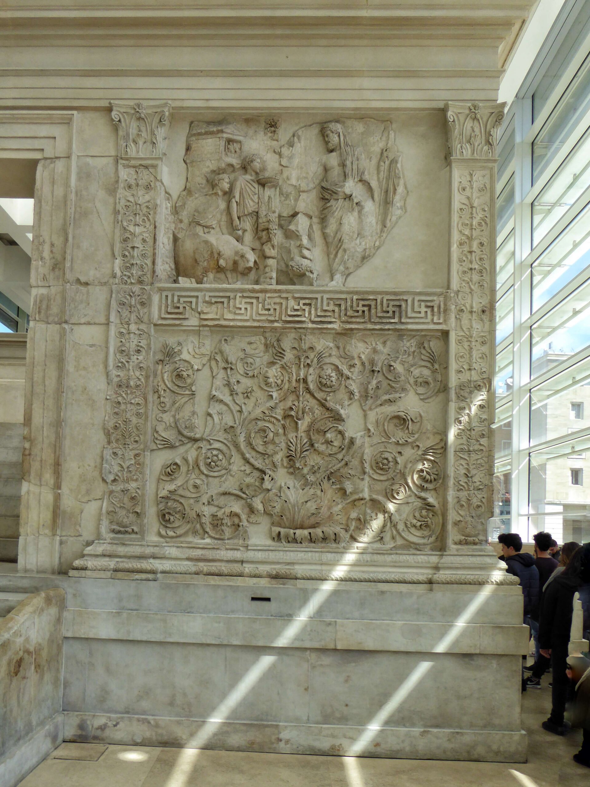 Relief der Ara Pacis mit Augustus und seiner Familie