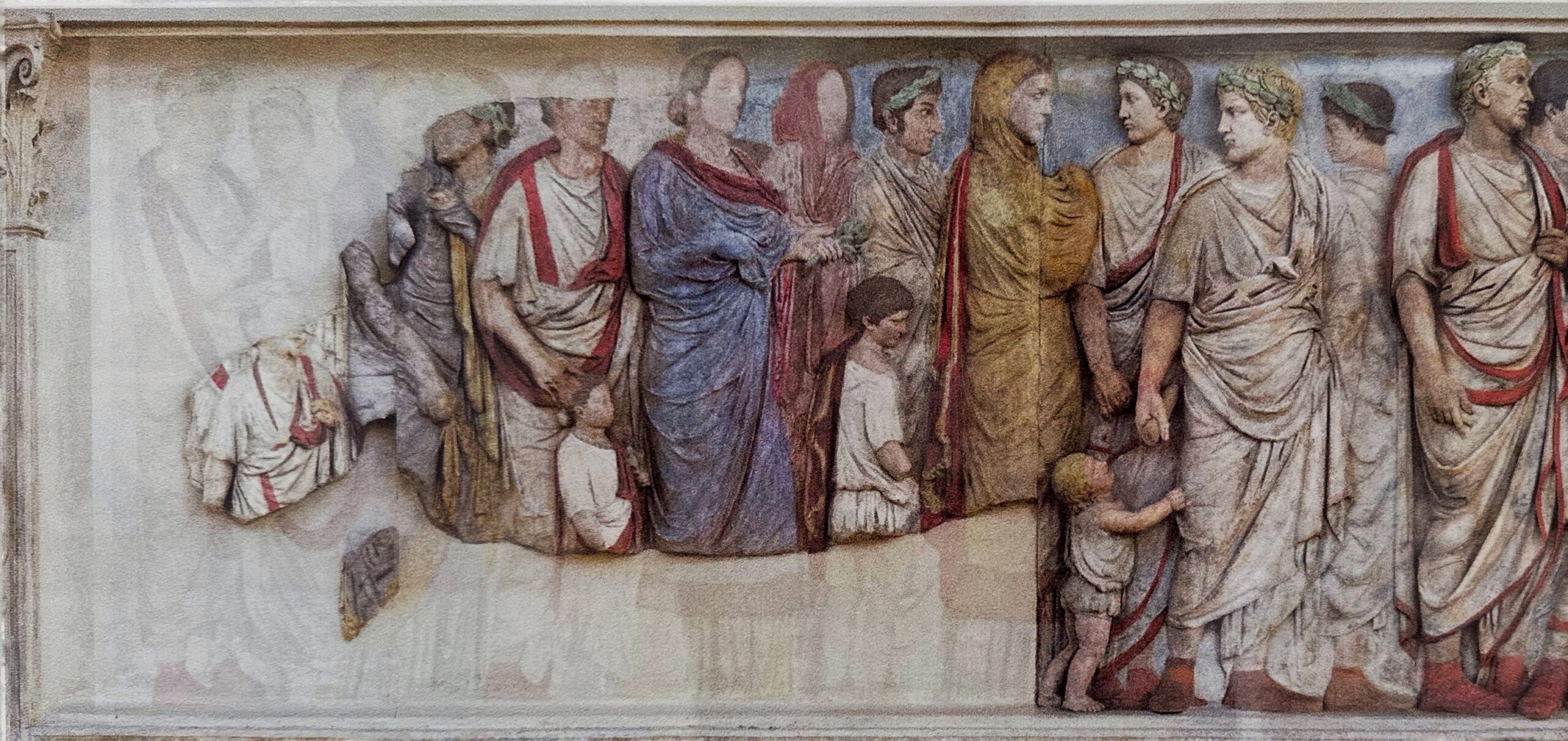 Frauenfigur im Prozessionsfries der Ara Pacis