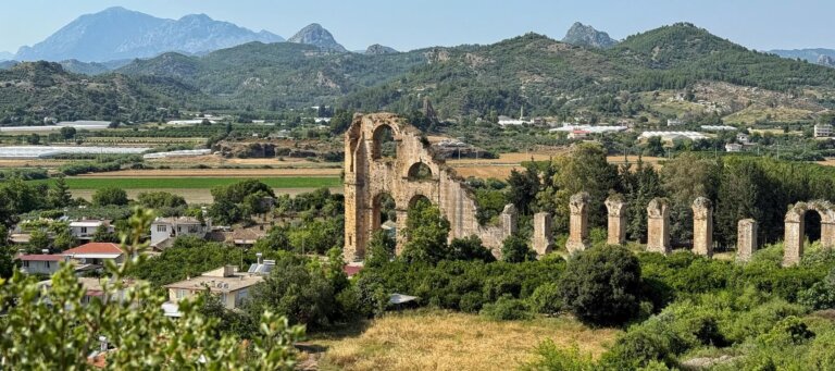 Aspendos: Aquädukt mit Druckleitung