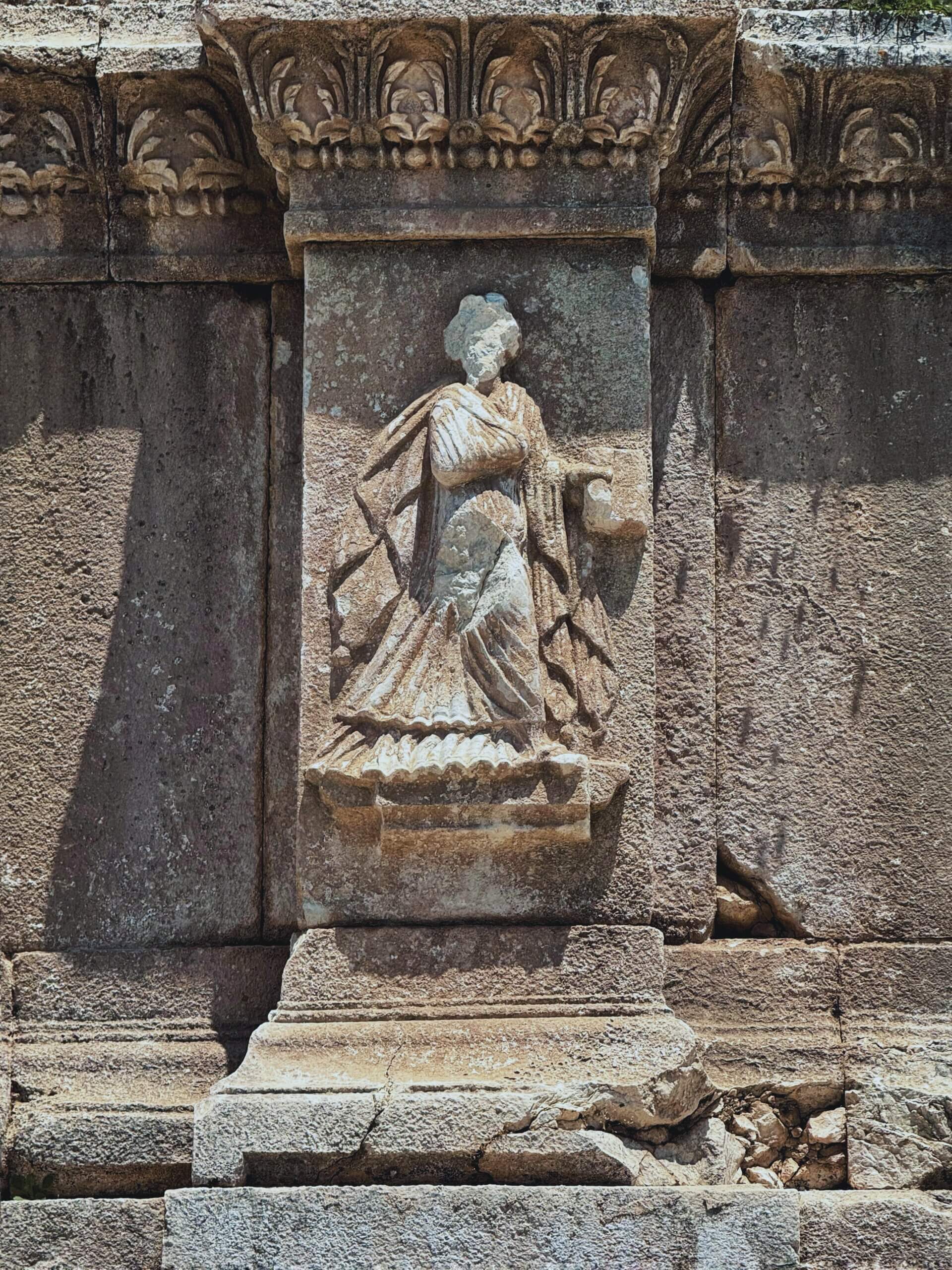 Darstellung einer Muse, wohl Kalliope