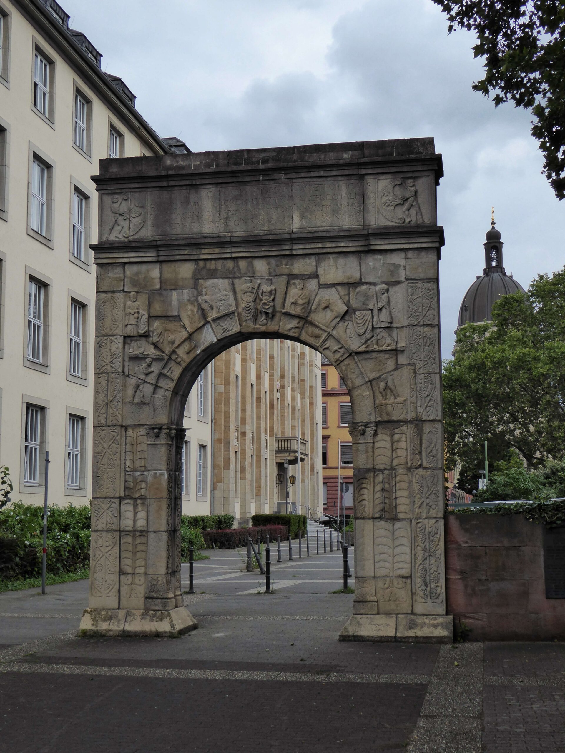 Dativius-Victor-Bogen in Mainz