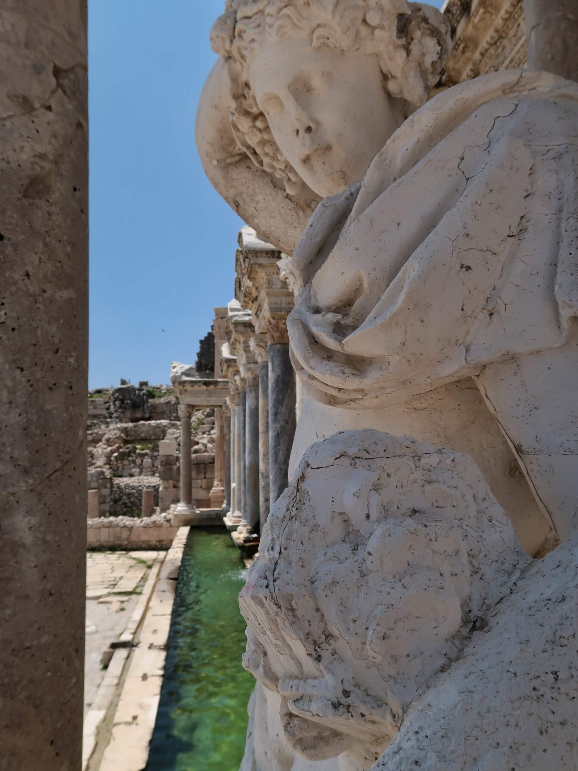 Dionysos mit einem Satyr