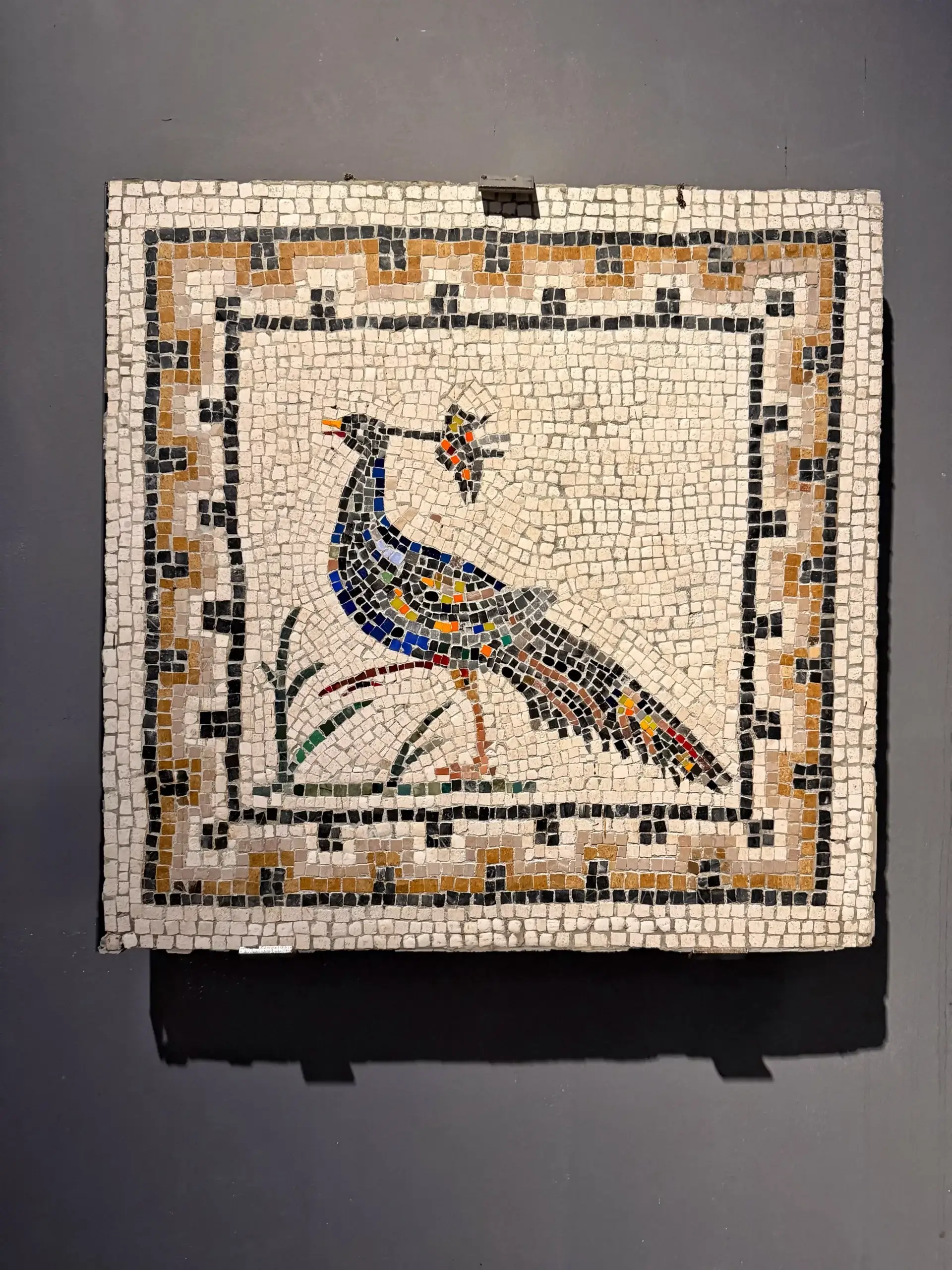 Vogelmosaik / Pfauenmosaik Römisches Mosaik aus Itálica mit der Darstellung eines farbigen Pfaus