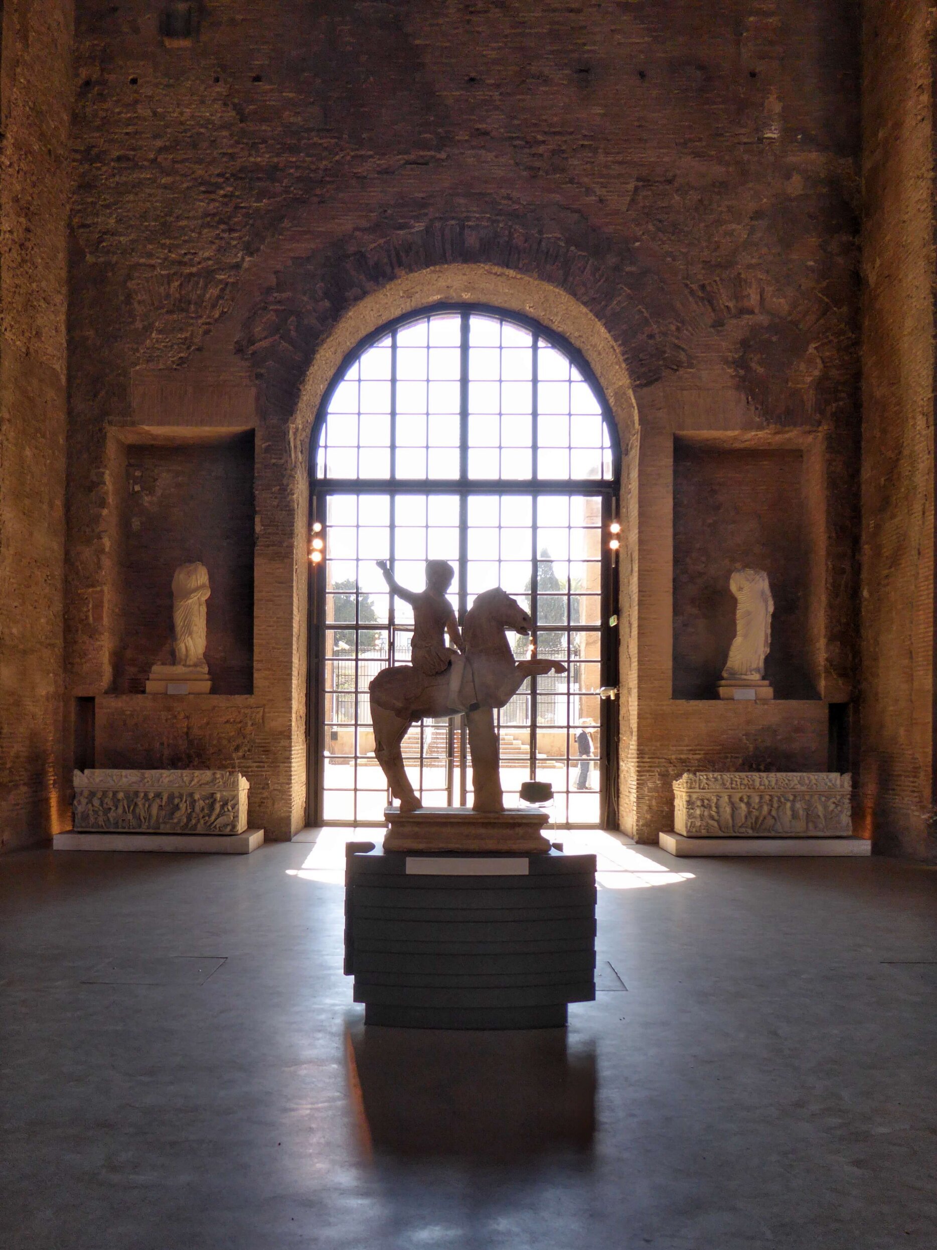 Statue eines reitenden Jungen in den Diokletiansthermen