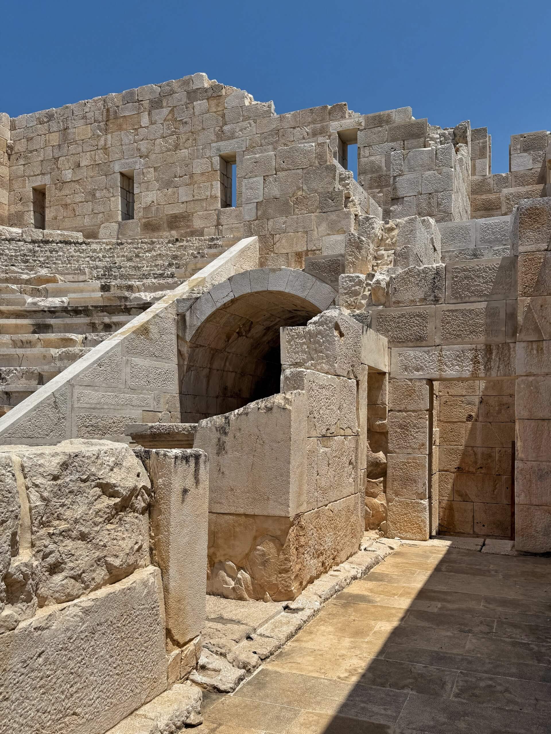 Bauliche Überreste des in römischer Zeit umgestalteten Bouleuterions von Patara