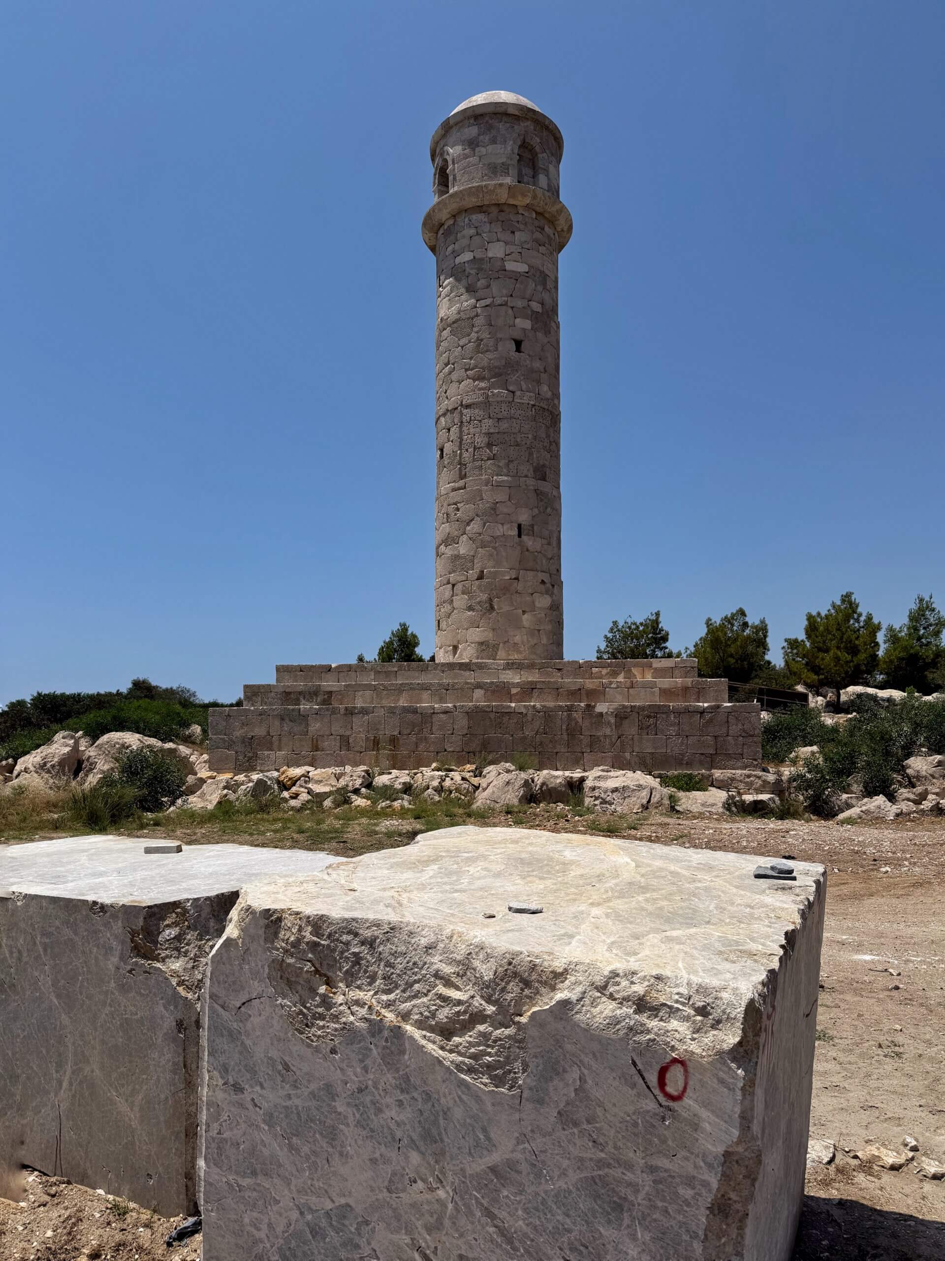 Rekonstruierter römischer Leuchtturm von Patara aus weitgehend originalen Steinblöcken